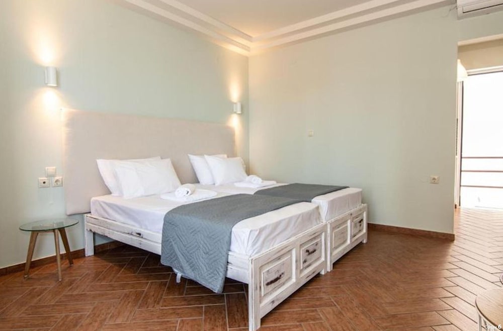 Girogiali Beach Hotel 29/50