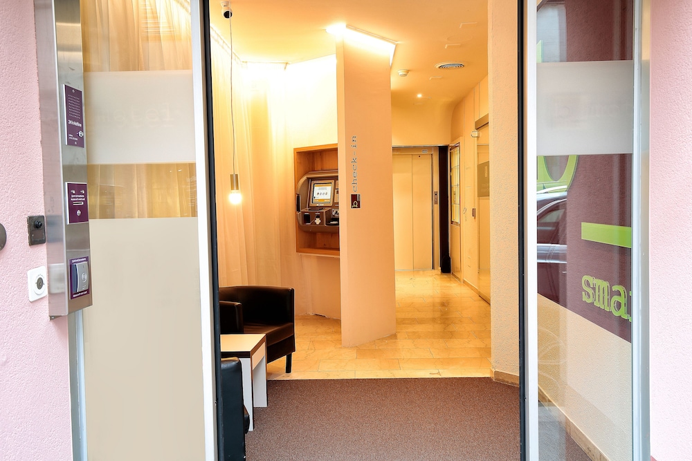 B_Smart Motel Basel 4/24