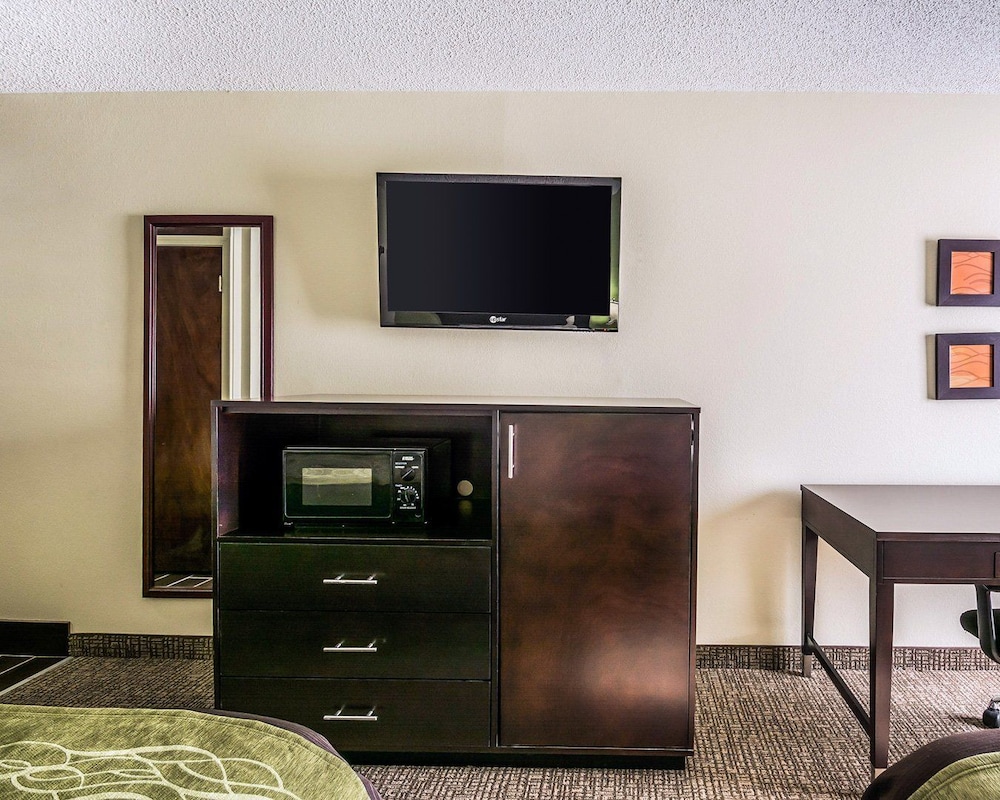 Hometown Inn Thomasville 51/52