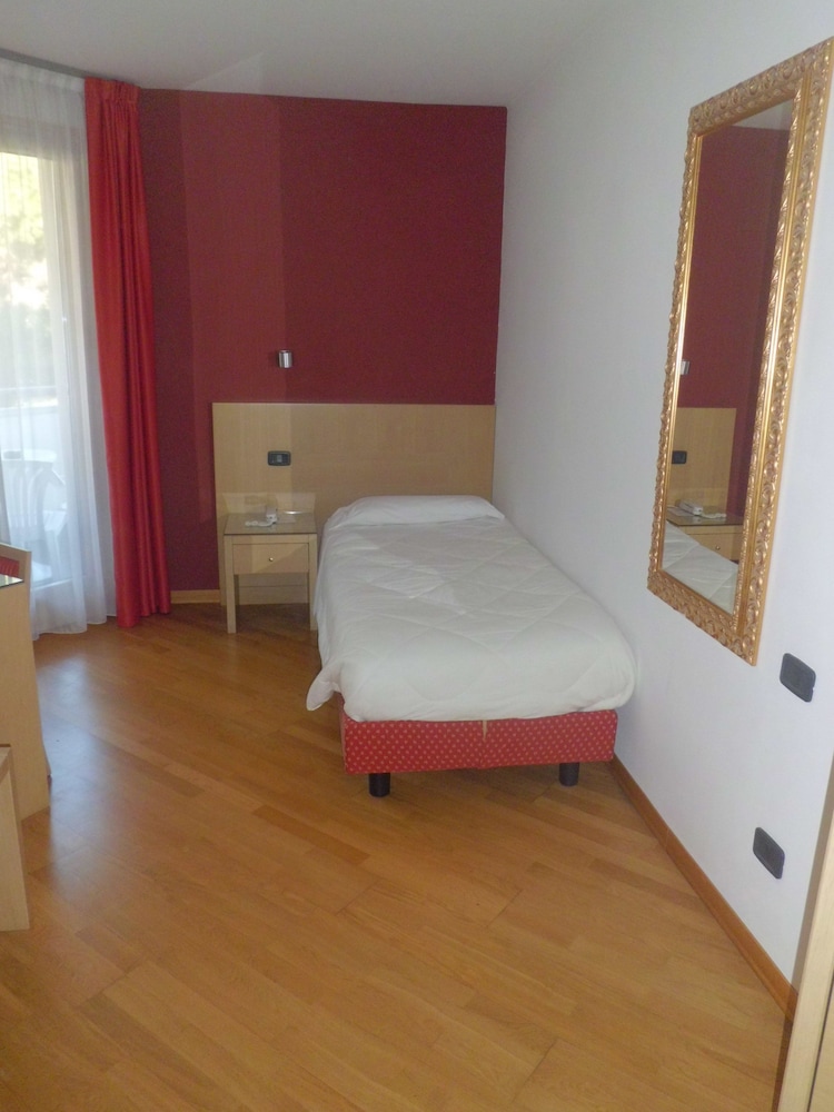 Hotel Oasi Wellness Spa 6/27
