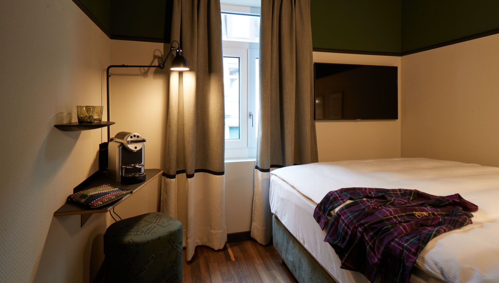 STANDARD, DOUBLE BED