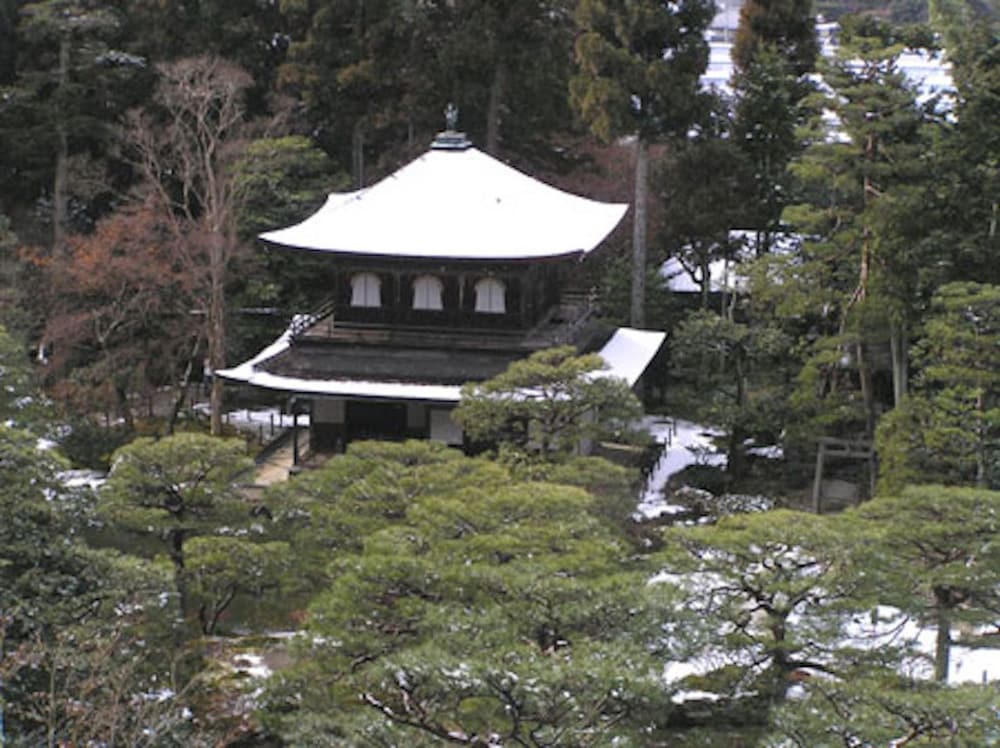 Guesthouse Hyakumanben Cross 47/50