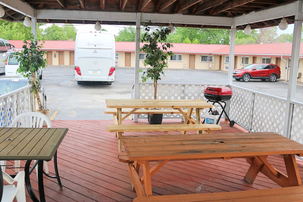Budget Host Inn Niagara Falls 42/60