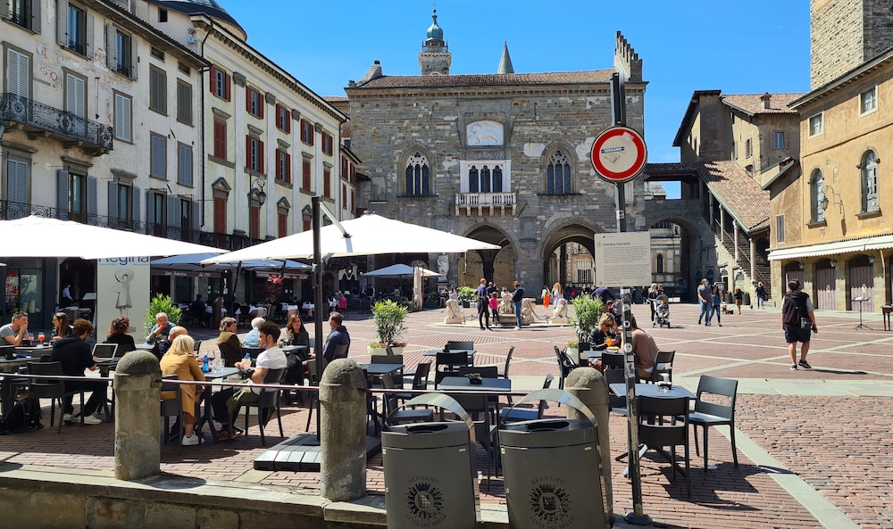Hotel Piazza Vecchia 61/74