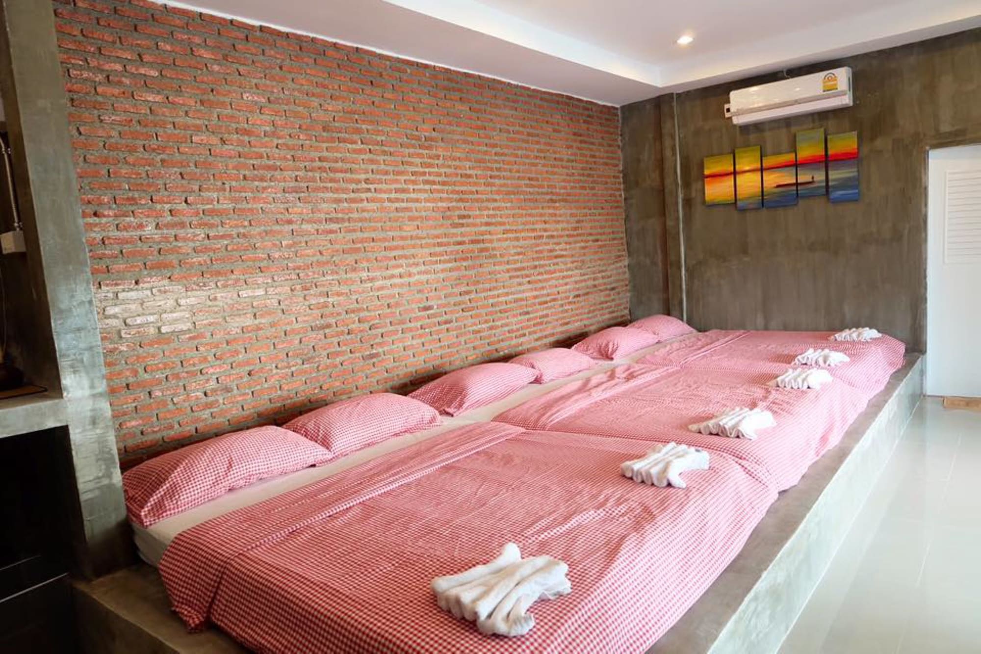 Villa, 3 Queen Beds 2/3