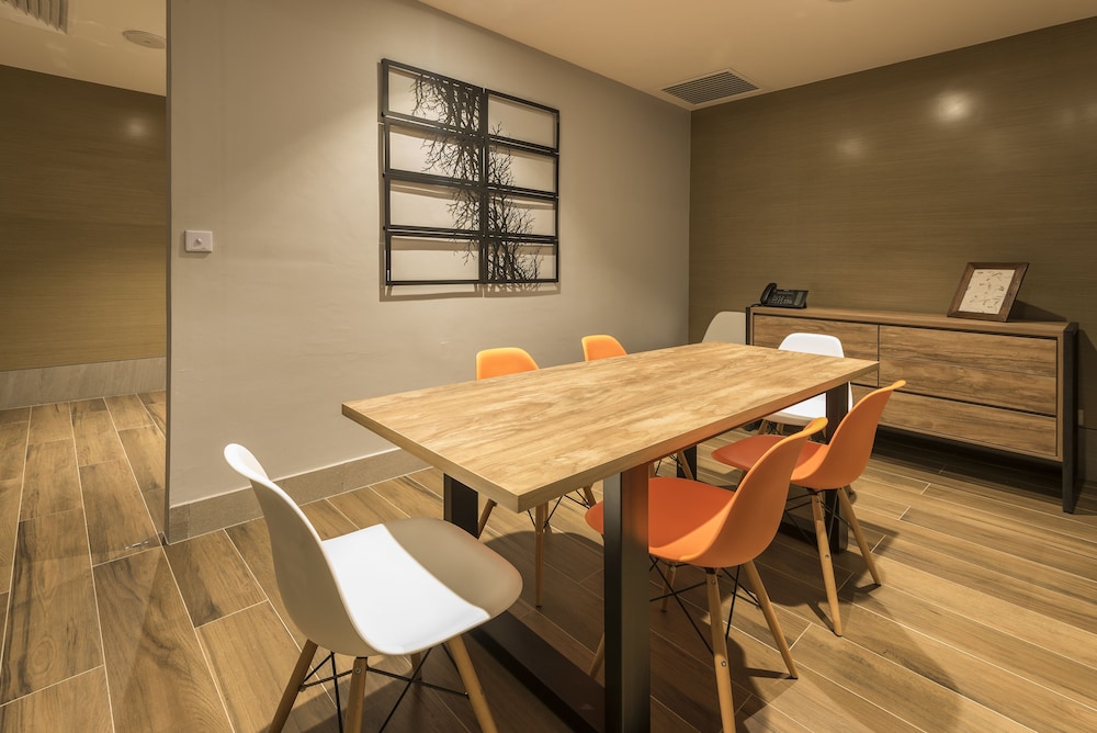 Jinhold Hotel And Serviced Apartment 26/38