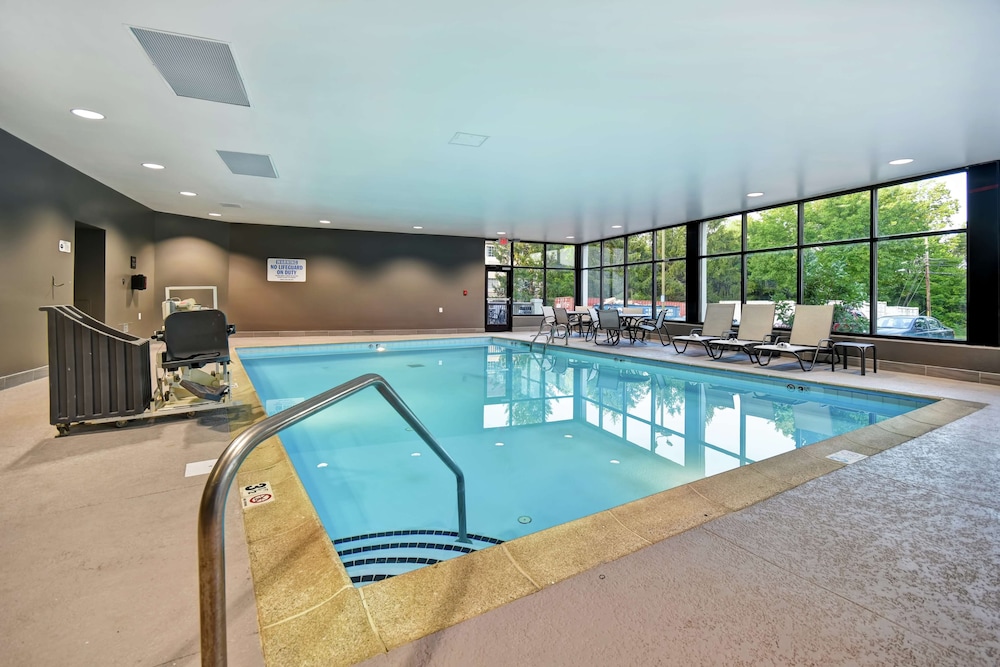 Hampton Inn I-75 Lexington Hamburg Area 22/35