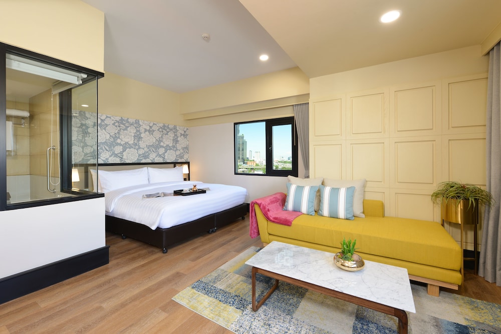 Oakwood Hotel and Residence Bangkok 12/57