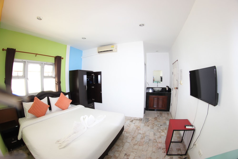 ROOM, DOUBLE BED