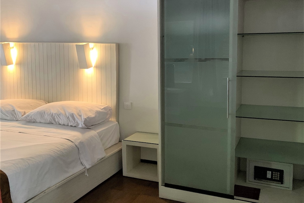 The Yani Hotel 27/57