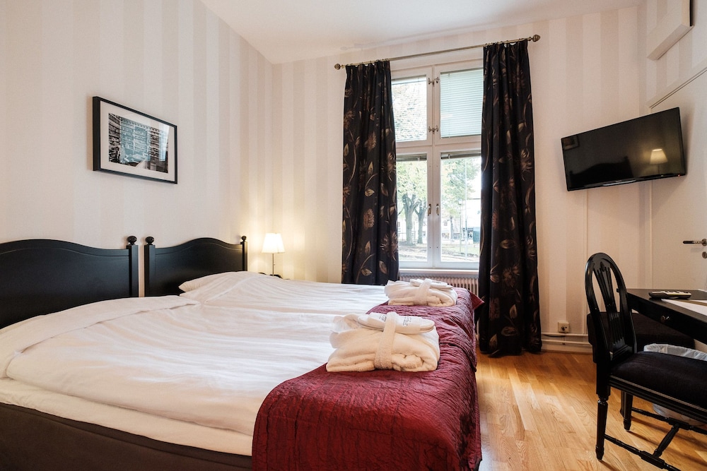 Badhotellet 9/50