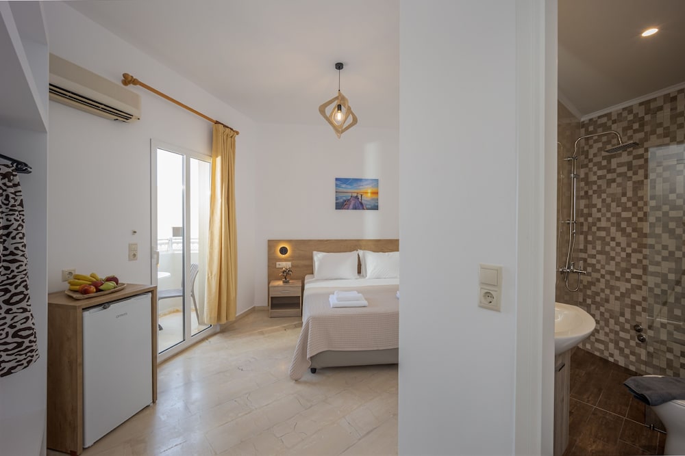 AMARA SEASIDE 44/44