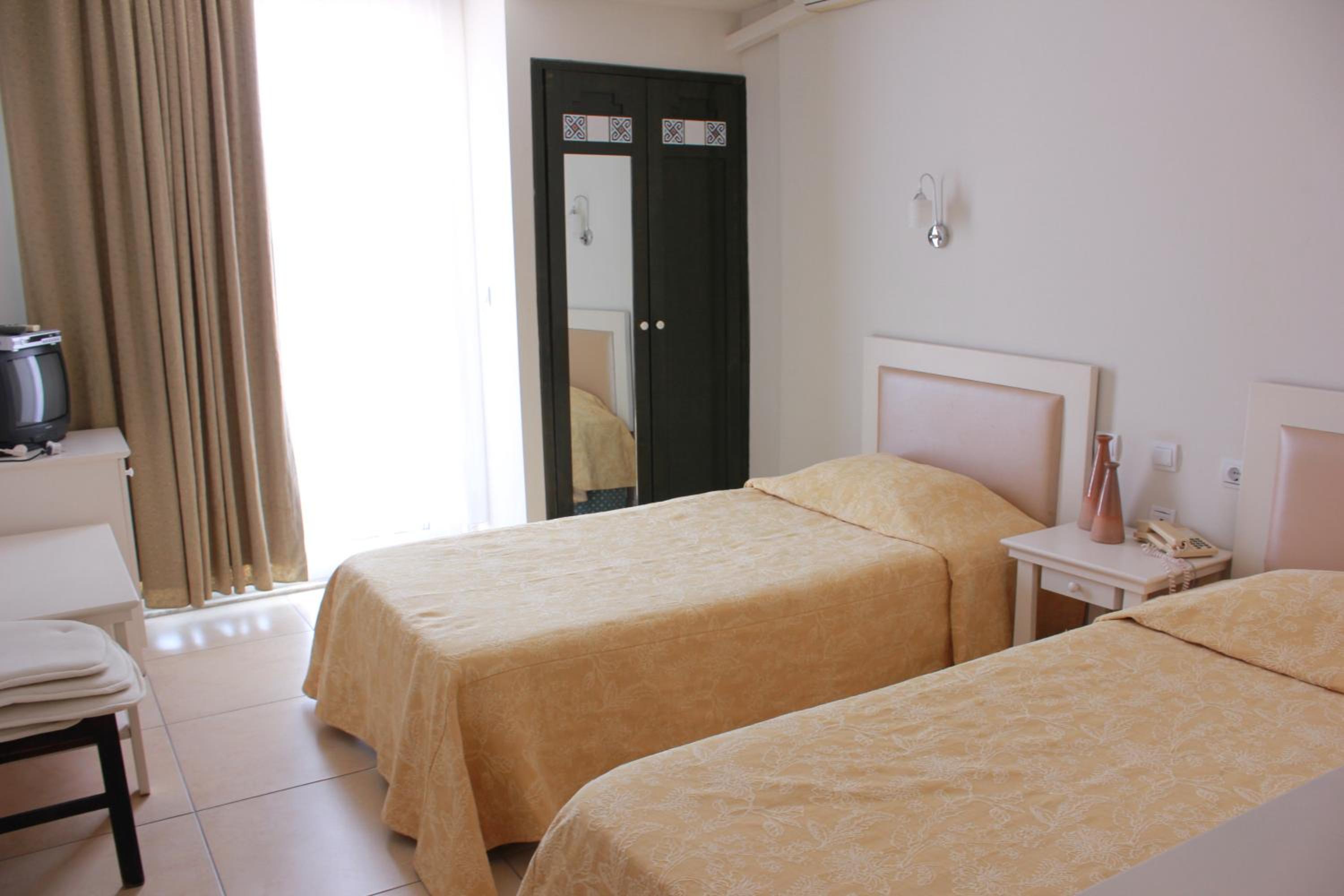غرفة قياسية بسرير مزدوج أو سريرين منفصلين، HOTEL VANILLA 3/5