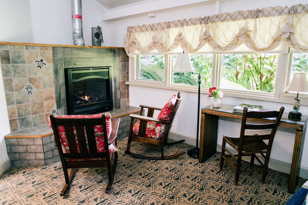 Kilauea Lodge and Restaurant 61/76