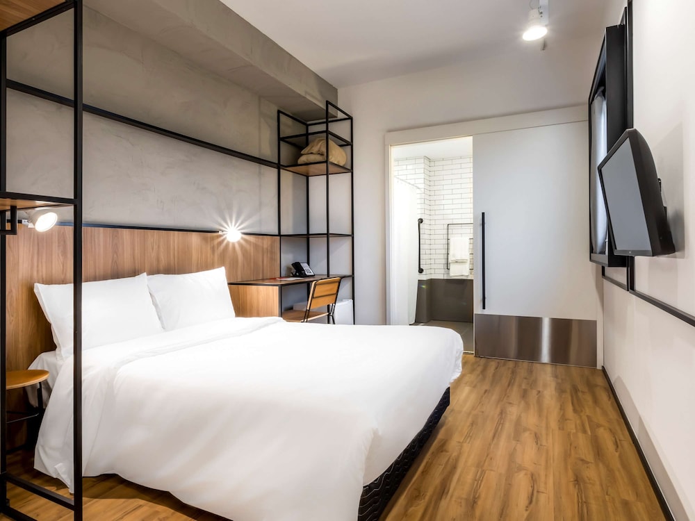 ibis Aruja 10/43