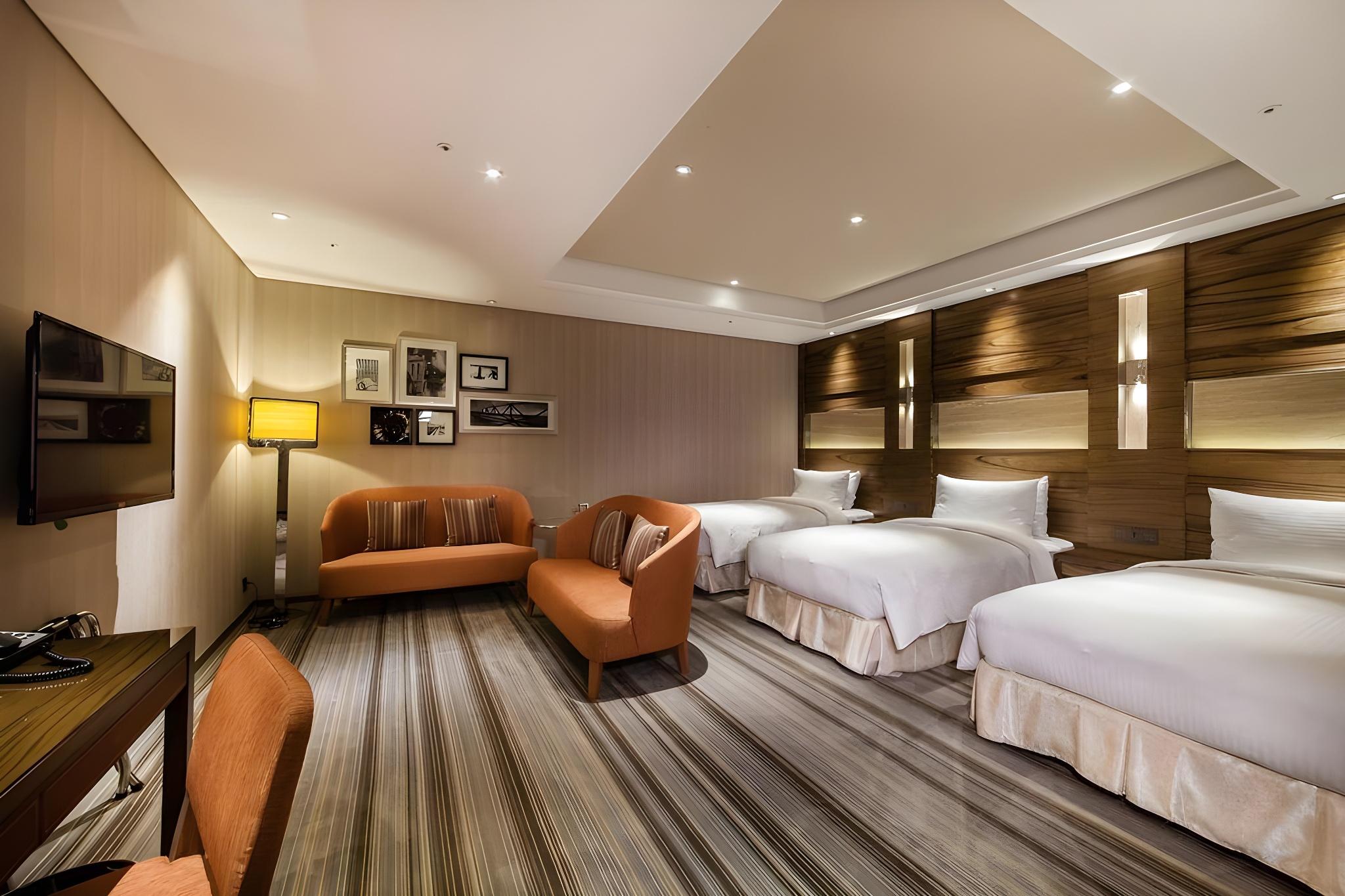 Room, Triple, 2 Double Beds, 3 Beds, No Window