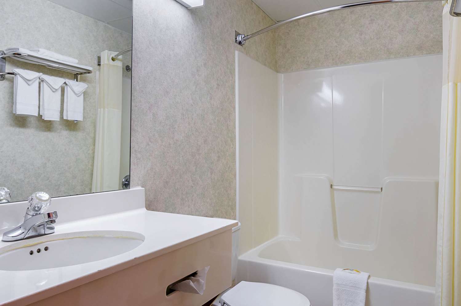 Quality Inn Rosebud Casino 10/12