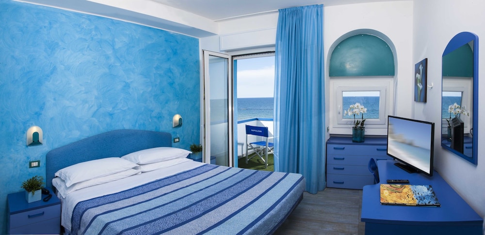 ROOM, DOUBLE OR TWIN BED, SEA VIEW