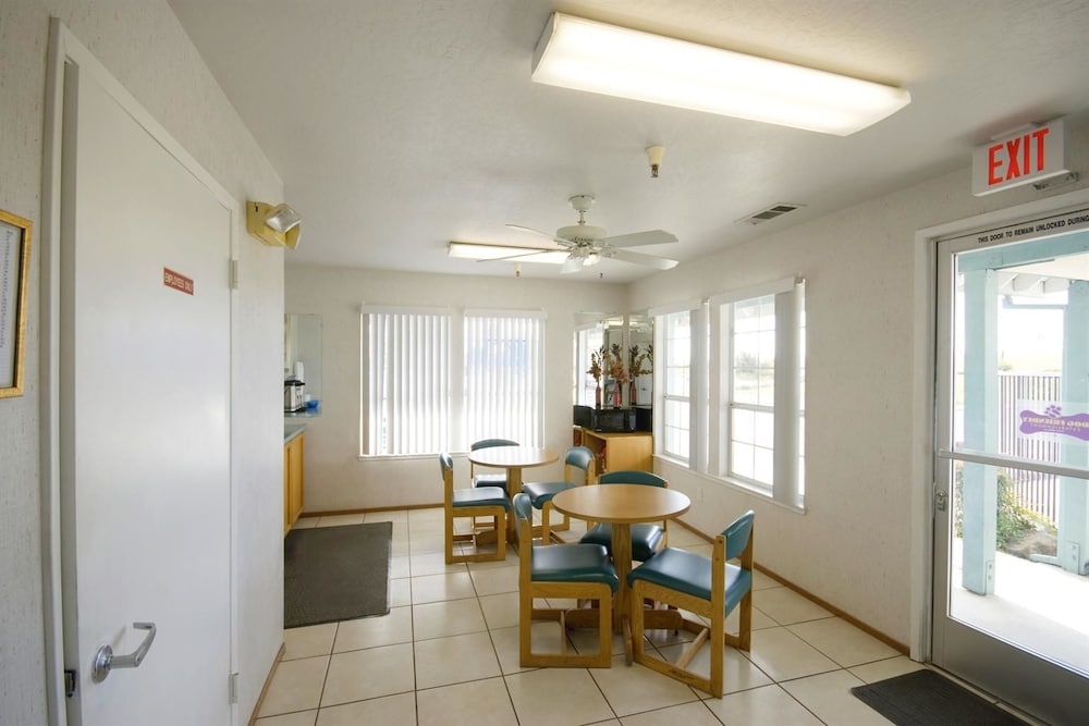 Americas Best Value Inn Dunnigan 12/13