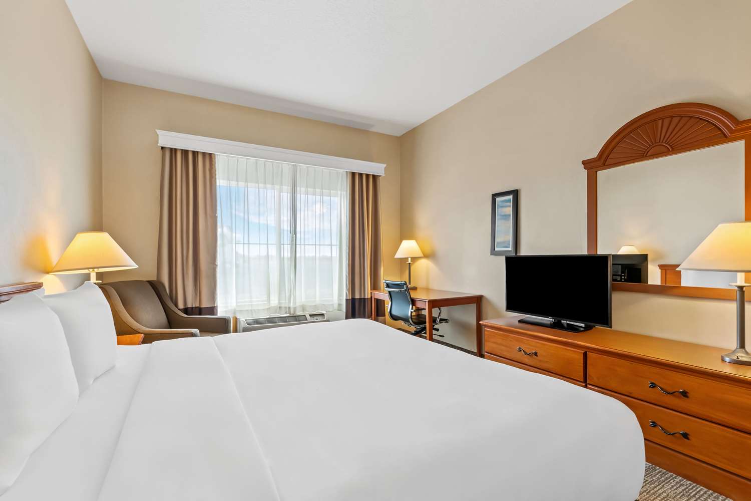 Comfort Inn and Suites Hermiston, OR 20/47