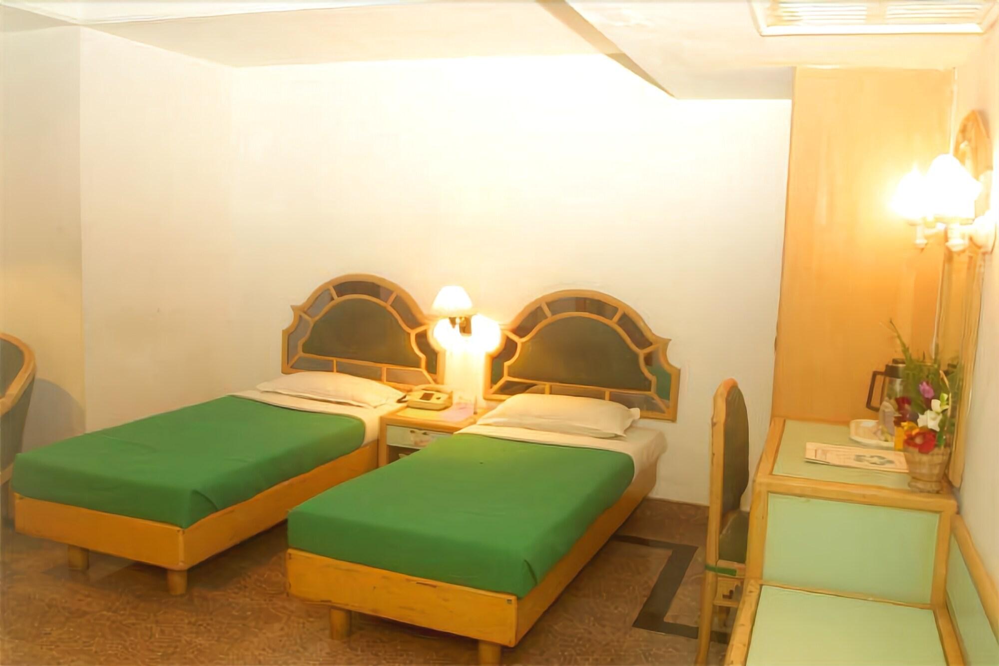 HOTEL MAURYA INTERNATIONAL 4/8
