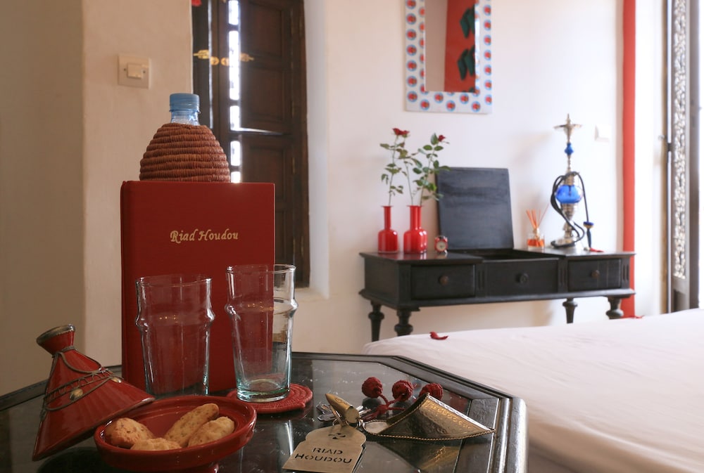 Riad Houdou 6/77