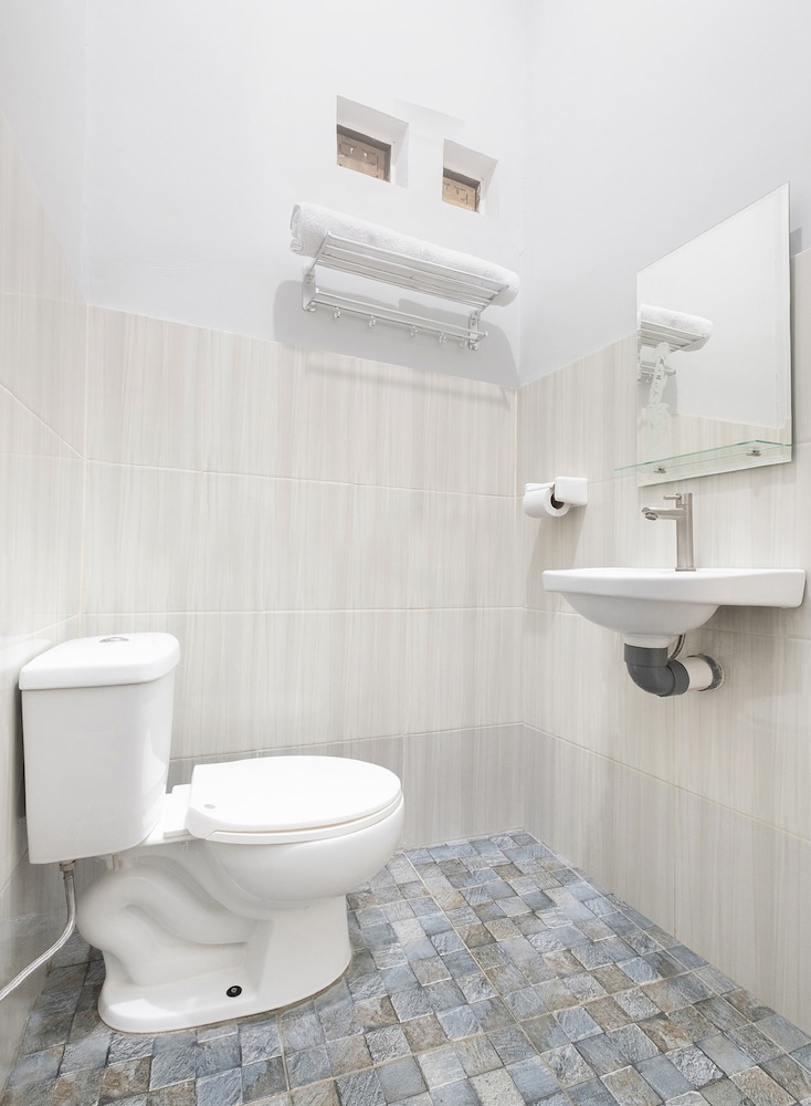 OYO 2727 Nareswari Guest House 25/27