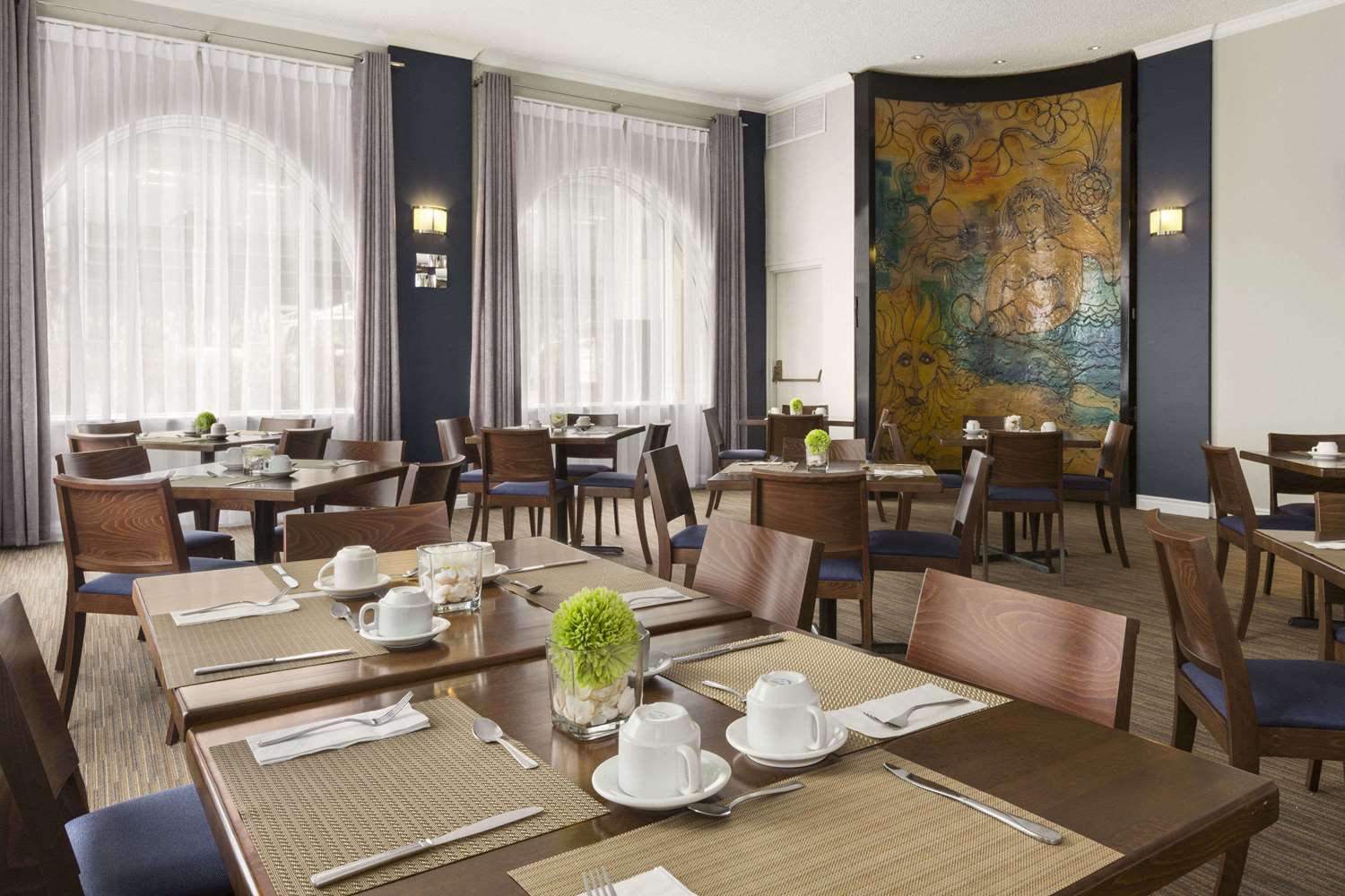 Days Inn by Wyndham Montreal Airport Conference Centre 7/12