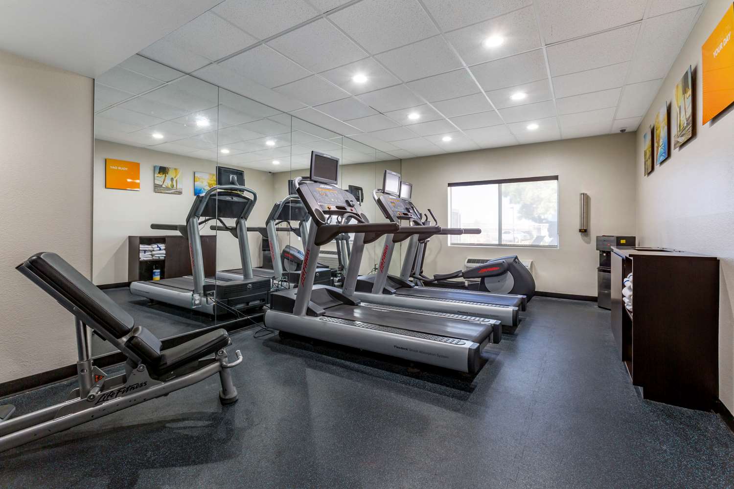 Comfort Inn & Suites Phoenix North / Deer Valley 19/31