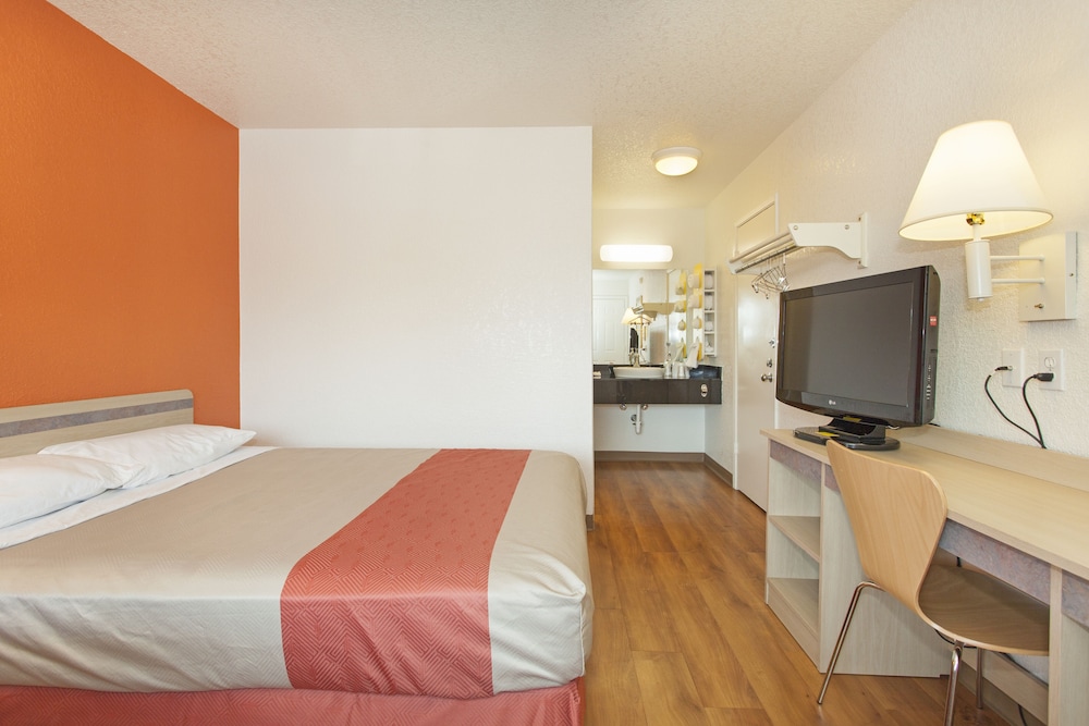 Motel6 Belmont, CA San Francisco Redwood City 36/61