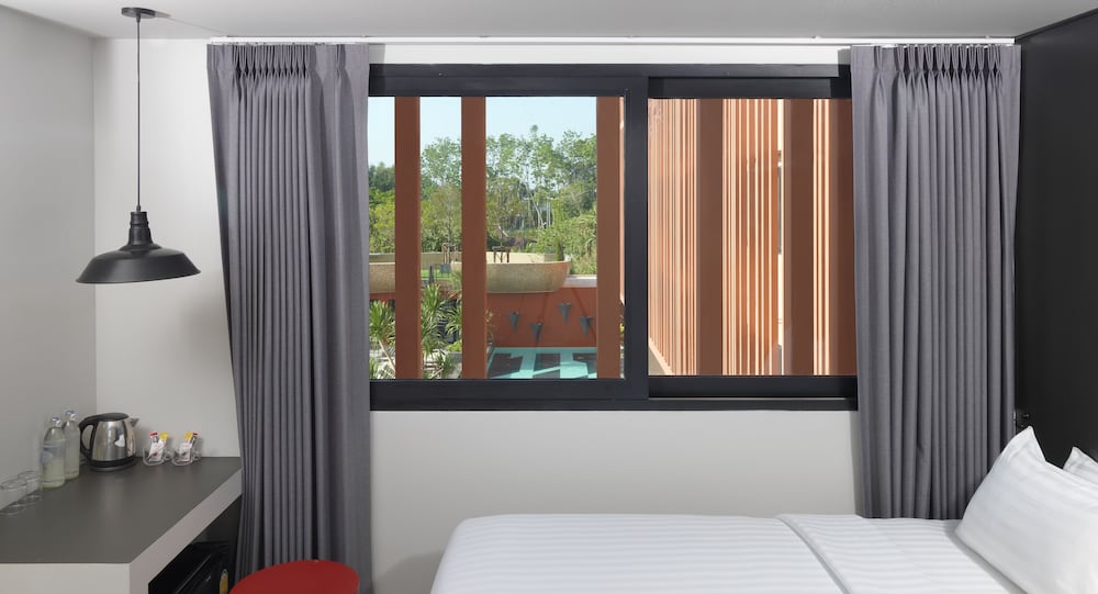 PRIME TOWN - Posh & Port Hotel PHUKET 12/45