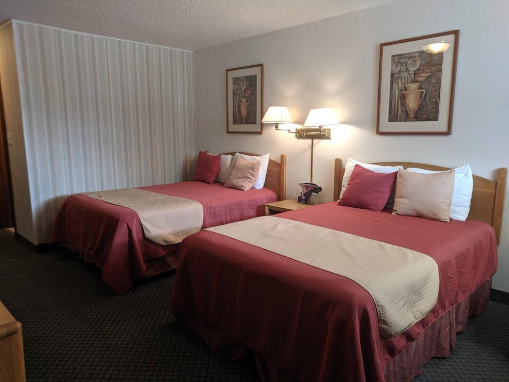 Red Carpet Motel 14/50