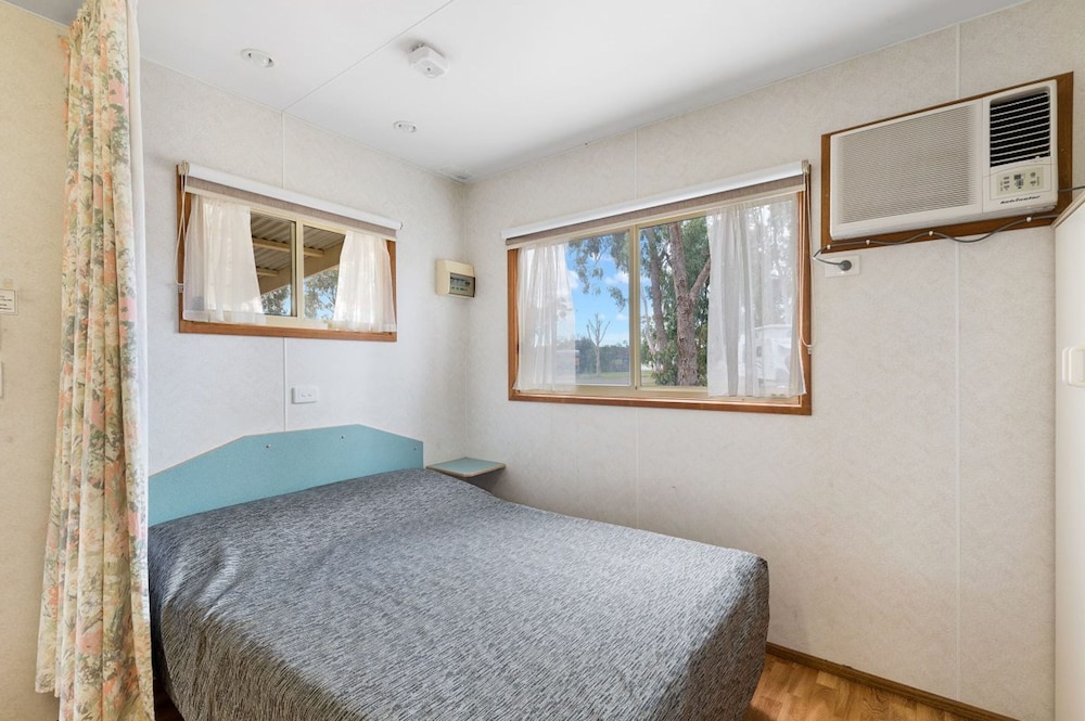 Economy, Studio, 1 Double and 2 Bunk Beds, No Bathroom