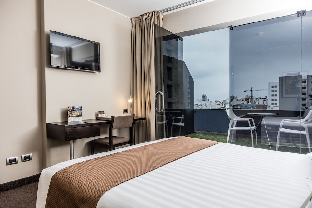 SUPERIOR, QUEEN BED, TERRACE