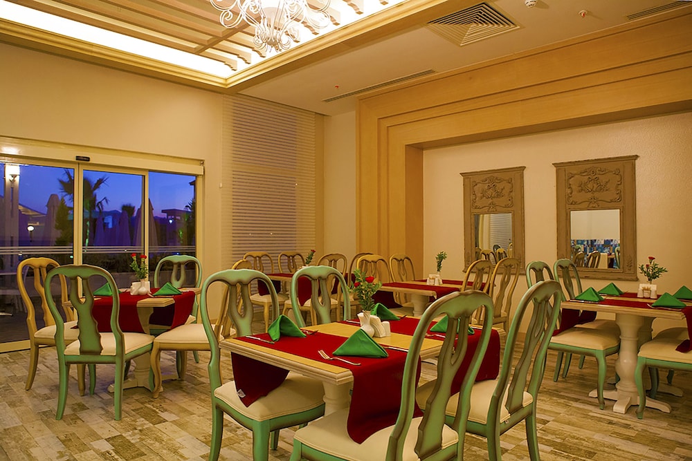 Diamond Elite Hotel and Spa - Adults Only 16 Plus 40/50