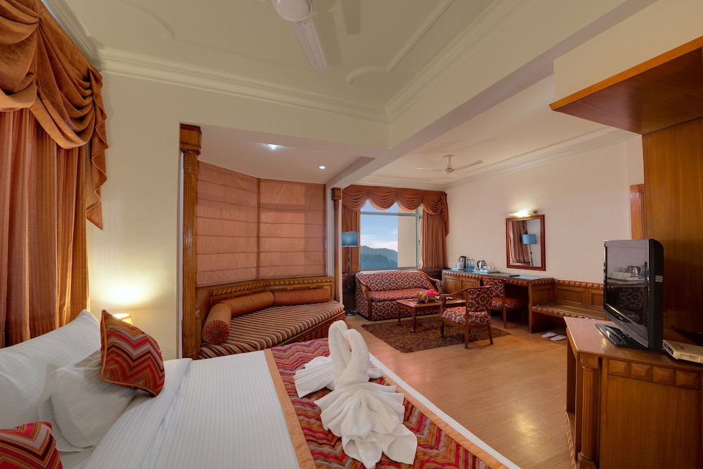 Hotel Baljees Regency 10/33