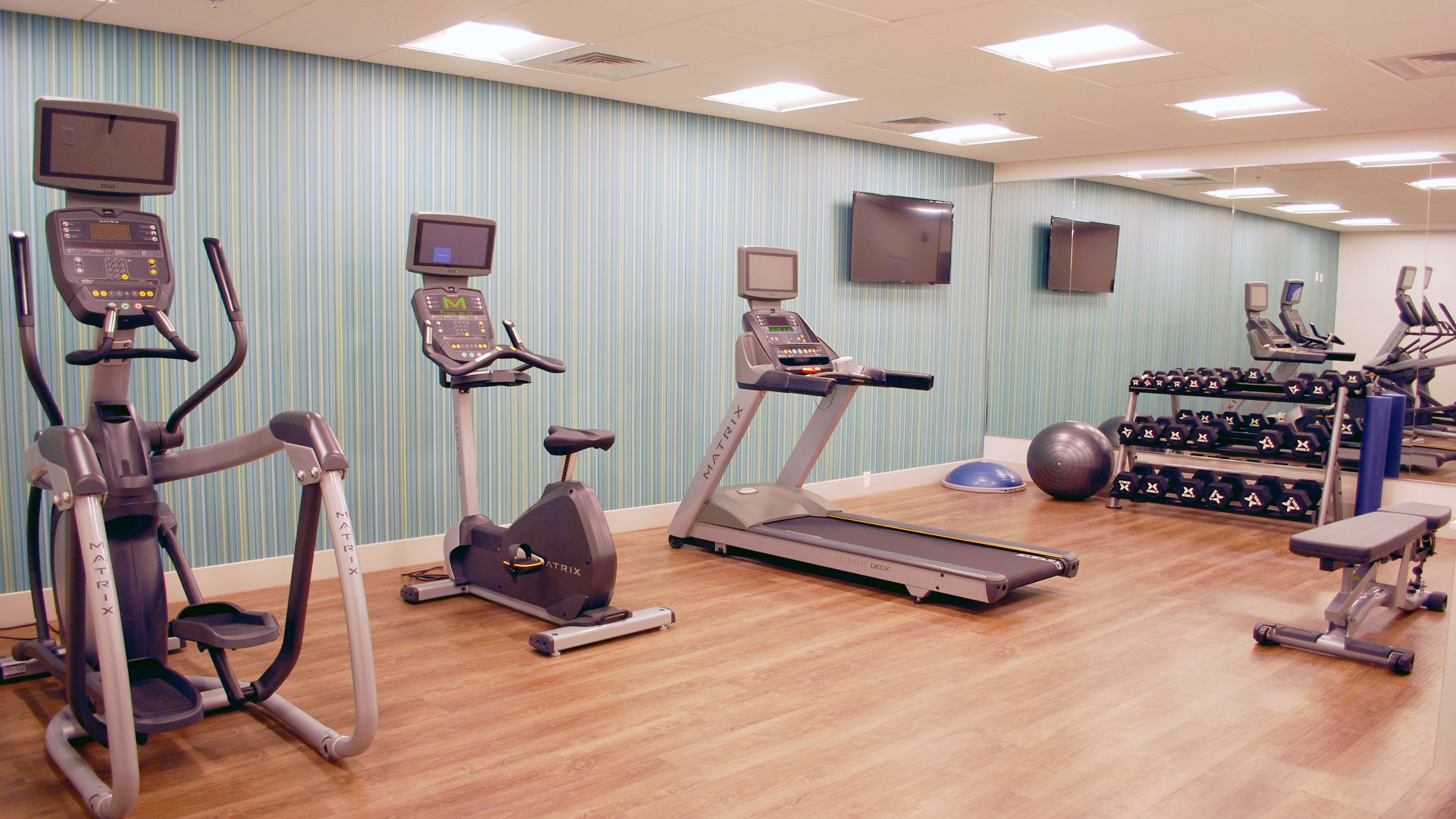 Holiday Inn Express & Suites White Hall 41/72