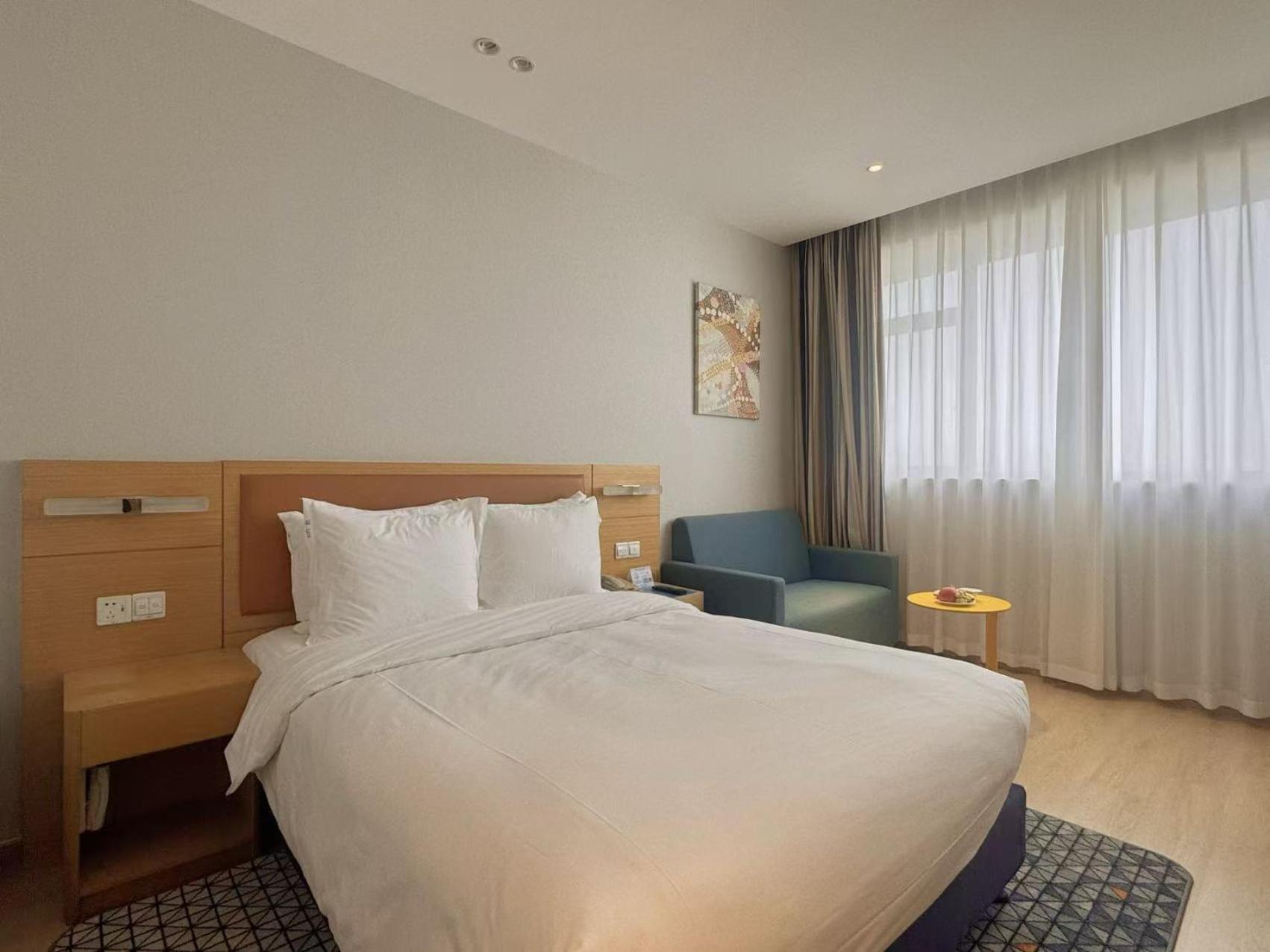 Standard, King Bed, Queen Bed, Extra Floor Space