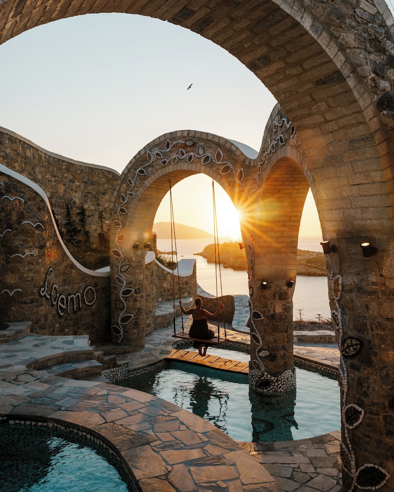 Agalia Luxury Suites 54/78