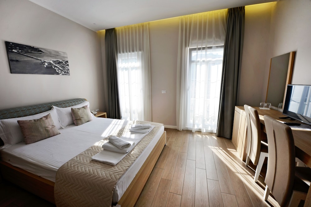 Alis Hotel 16/54