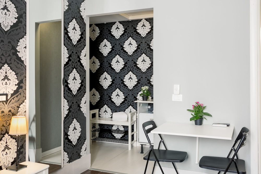 Amoroma Suite 6/50