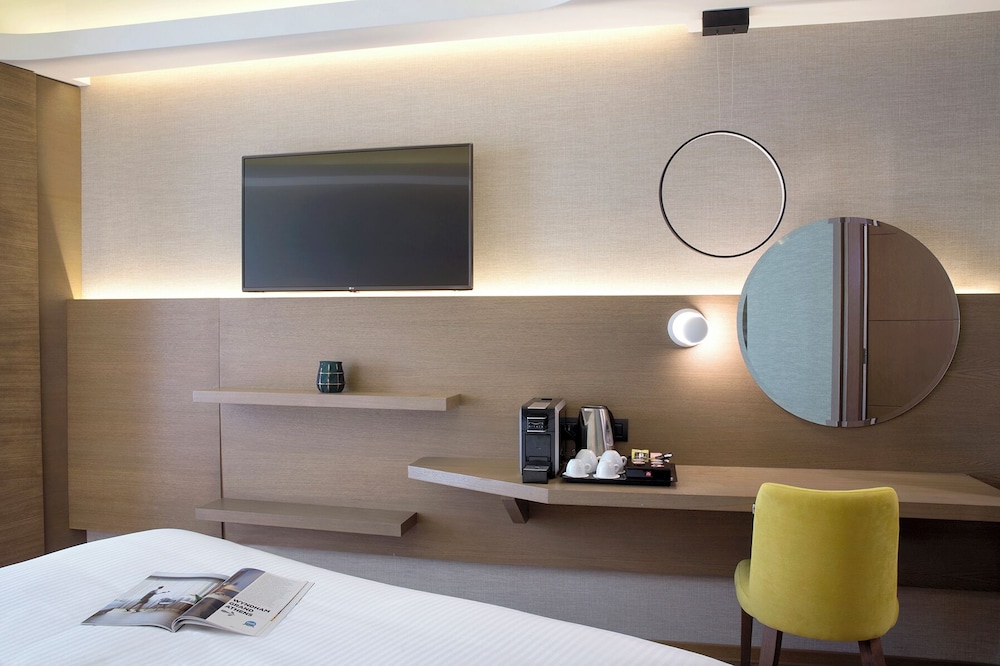 Zeus Essence Wyndham Athens Residence 67/76