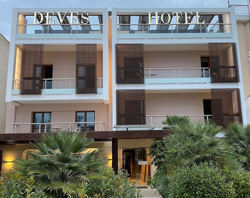 Deves Hotel 3/36
