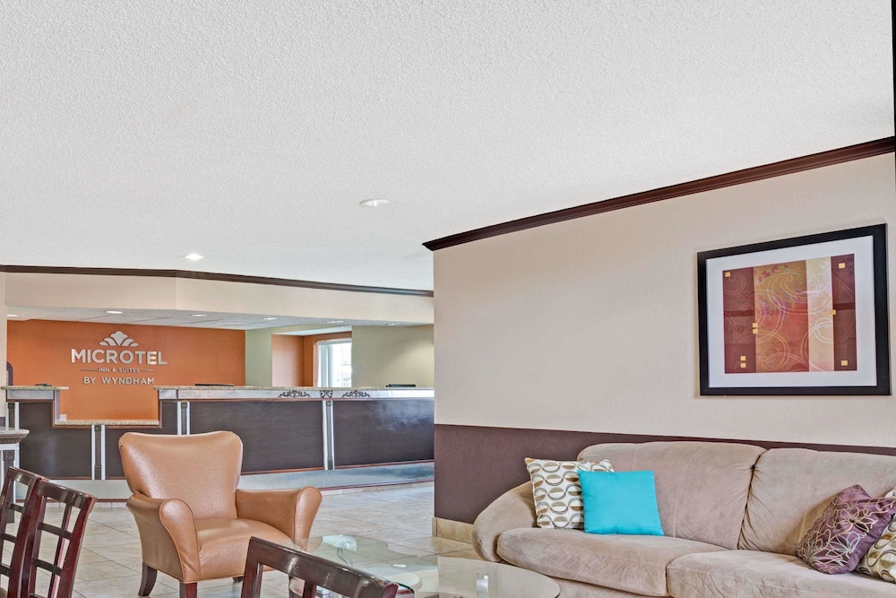 Microtel Inn And Suites Houston 22/32