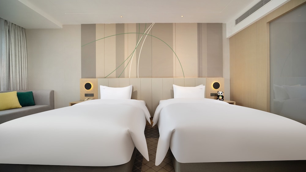 Holiday Inn Dujiangyan Ancient Town 8/50