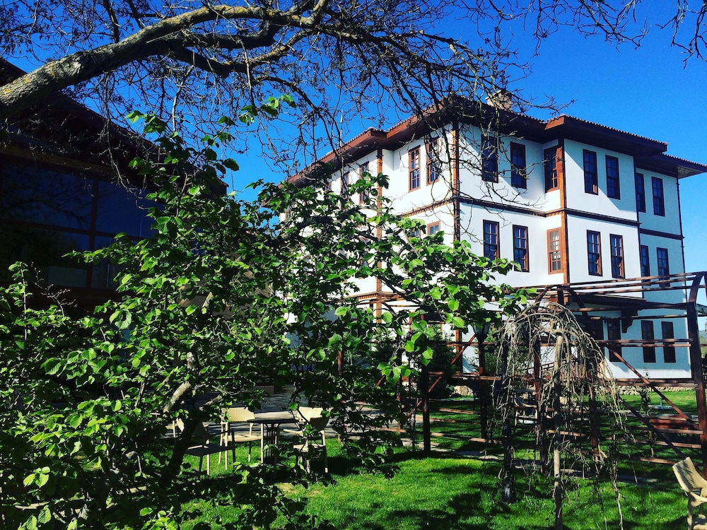 Iksir Resort Town Hotel 67/68