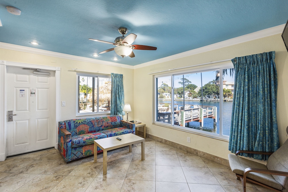 Bay Palms Waterfront Resort - Hotel and Marina 49/70