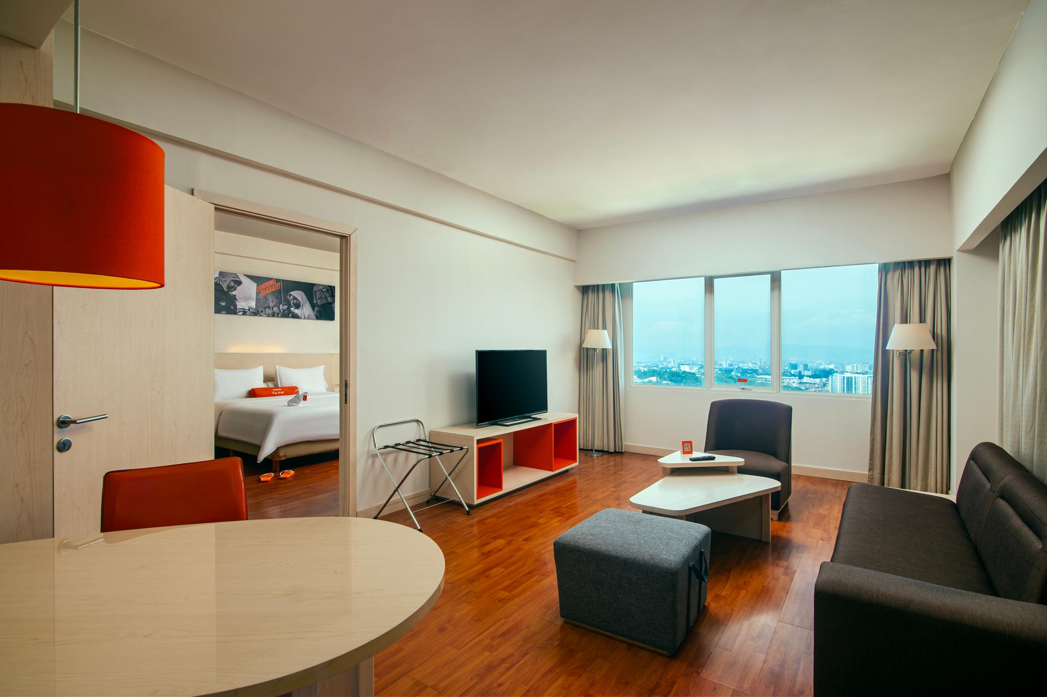 HARRIS SUITE