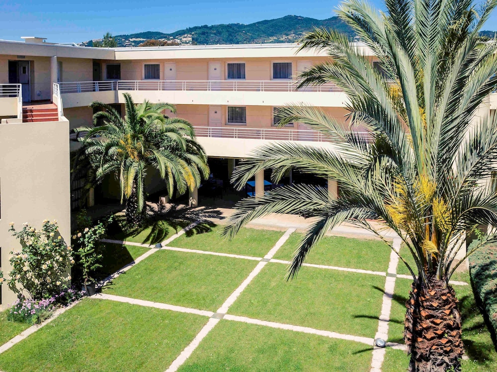 MERCURE CANNES MANDELIEU 27/60