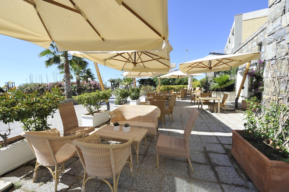 Aregai Marina Hotel Residence 41/67